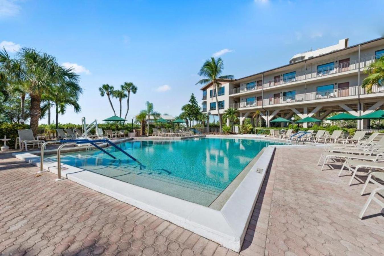 Caribbean Beach Club Fort Myers Beach Exterior foto